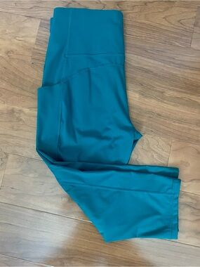 Xersion Capri Quick-Dri Capri Leggings in Teal Large